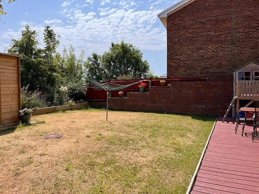 2 Bedroom House With Lovely Garden And Views Brighton